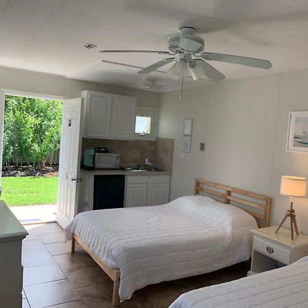 Southold Beach Motel Bagian luar foto