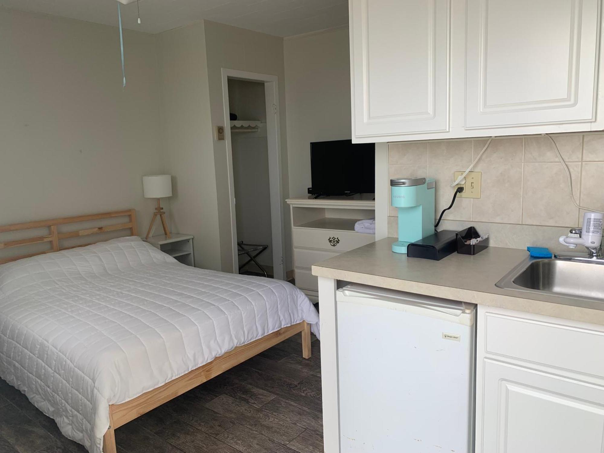 Southold Beach Motel Bagian luar foto