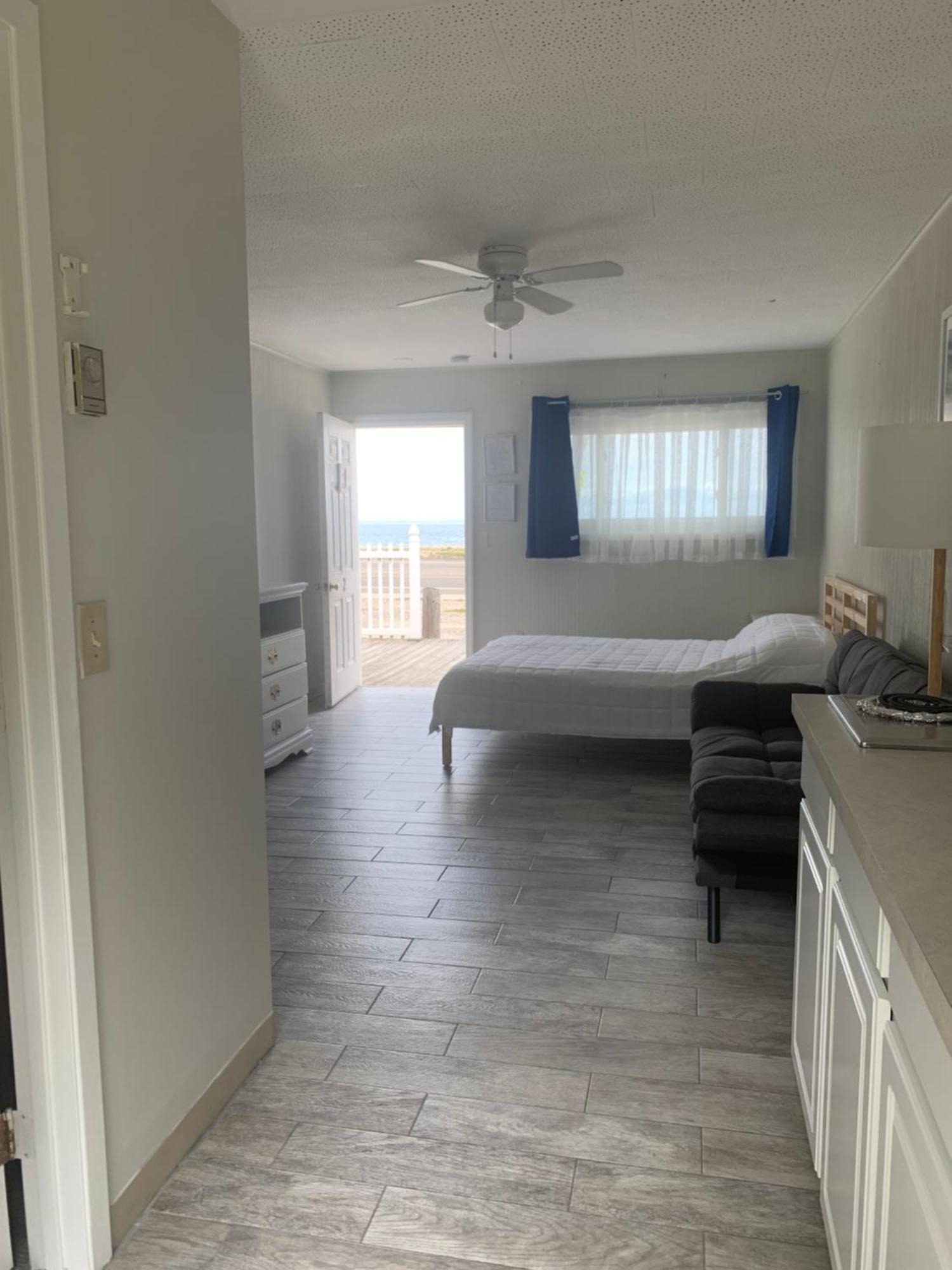Southold Beach Motel Bagian luar foto