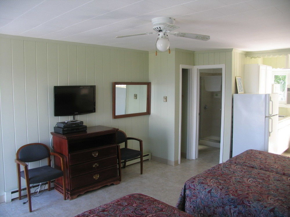 Southold Beach Motel Bagian luar foto